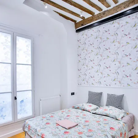 Marais 4 Bedrooms New Appartamento Parigi