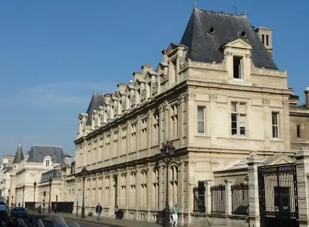 Marais 4 Bedrooms New Parigi